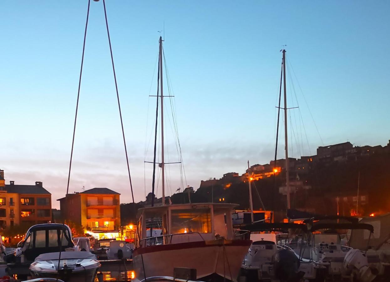 Hôtel stlocavoile A bord d' 1 voilier au port à Porto-Vecchio  Extérieur photo